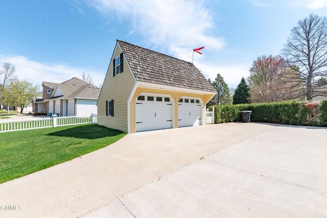 1872 Contessa Dr, House other with 4 bedrooms, 3 bathrooms and null parking in Bismarck ND | Image 38