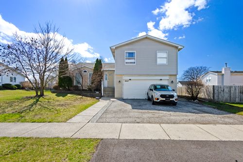 649 Hiawatha Dr, Carol Stream, IL, 60188-3426 | Card Image