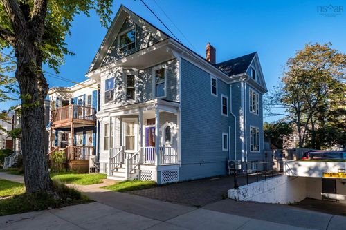 1531 Lemarchant St, House with 9 bedrooms, 6 bathrooms and null parking in Halifax NS | Card Image