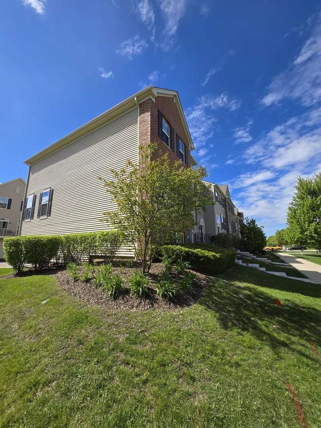 231 Lionel Dr, Townhouse with 3 bedrooms, 3 bathrooms and 2 parking in Grayslake IL | Image 33