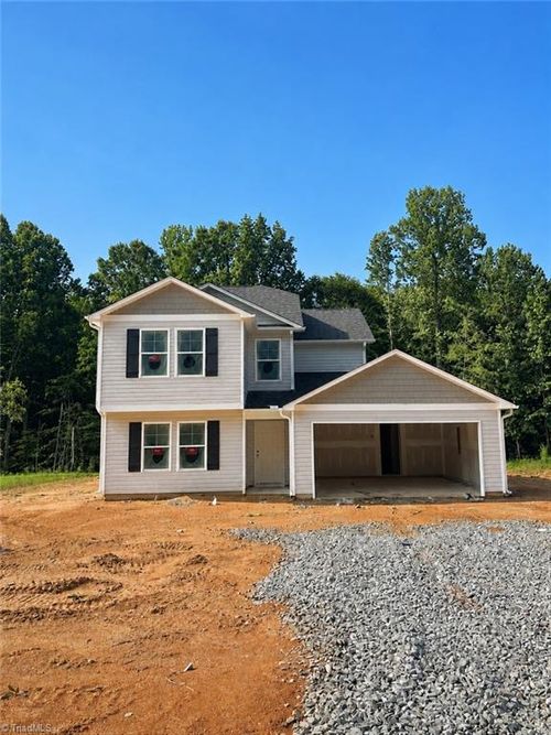 670 Oakwood Cir, Lexington, NC, 27295-6743 | Card Image
