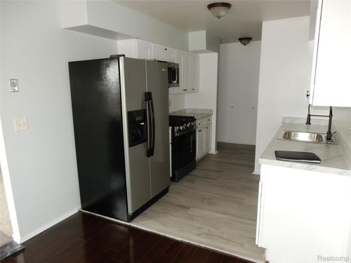 2101 Vine Way Dr, Canton, MI, 48188-4810 | Card Image