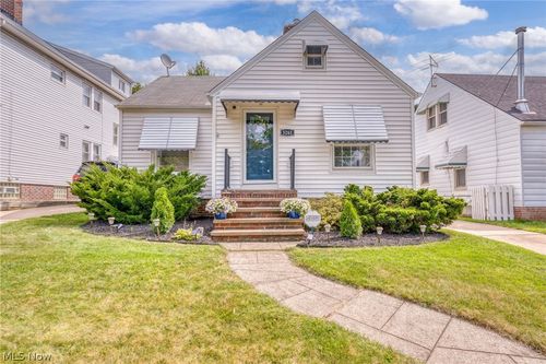3261 Berea Rd, Cleveland, OH, 44111-2401 | Card Image