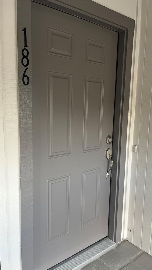 apt-186-12633 Memorial Dr, Houston, TX, 77024-4867 | Card Image