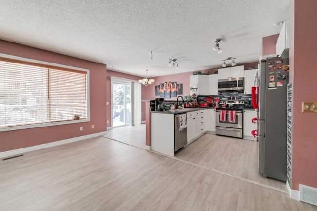 177 Citadel Estates Terrace Nw, Home with 3 bedrooms, 2 bathrooms and 4 parking in Calgary AB | Image 8