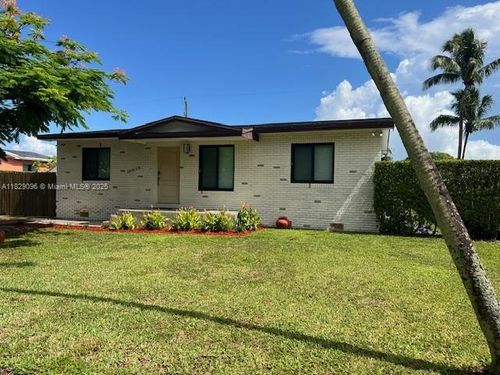 10035 Pan American Dr, Cutler Bay, FL, 33189-3049 | Card Image