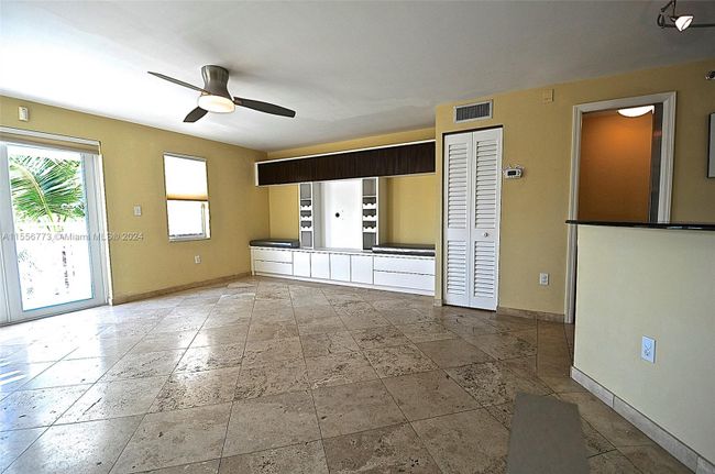 PH-2 - 1005 8th St, Condo with 2 bedrooms, 2 bathrooms and null parking in Miami Beach FL | Image 3