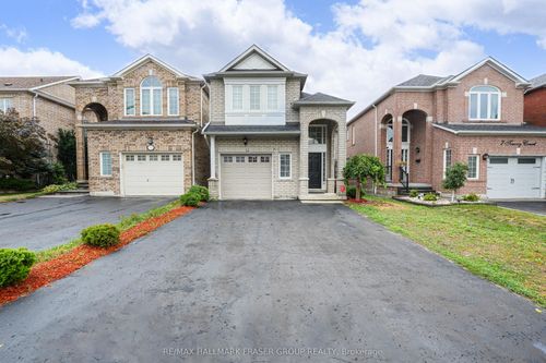 9 Tracey Crt, Whitby, ON, L1R3R3 | Card Image