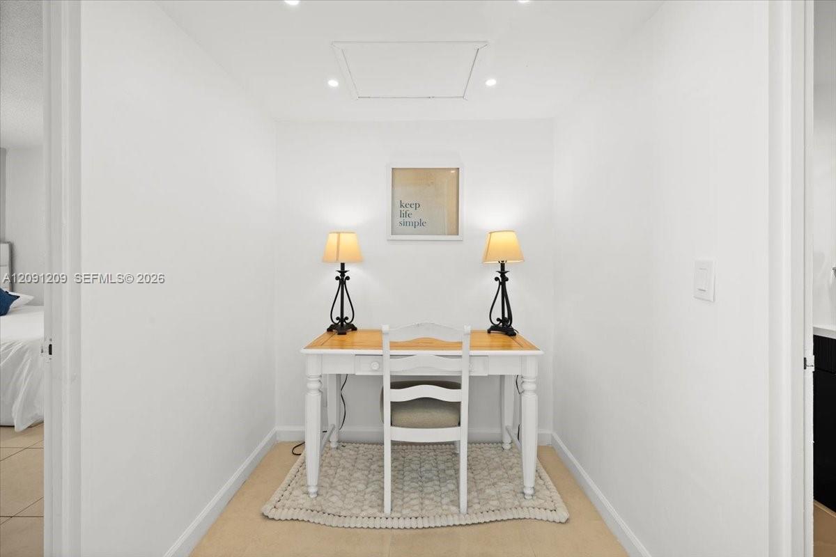 Residential Lease in Hollywood 4