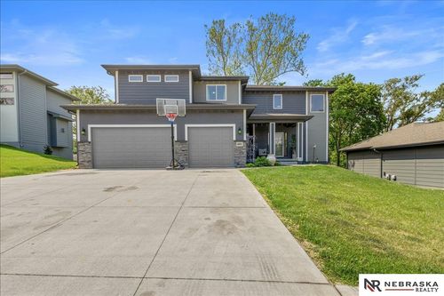 6421 Girard St, Omaha, NE, 68152-2006 | Card Image