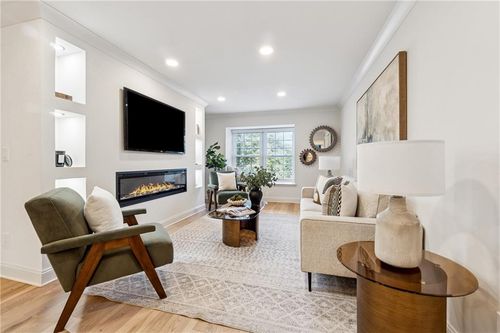 107 La Rue Pl Nw, Atlanta, GA, 30327-4077 | Card Image