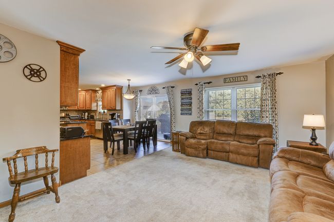 1900 Maple Glen Dr, Home with 4 bedrooms, 3 bathrooms and null parking in Plainfield IL | Image 15