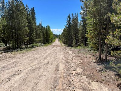 year round maintained road close to National Forest | Image 3