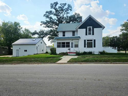 301 S 5th St Street, Manchester, IA, 52057 | Card Image