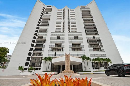 apt-707-300 Three Islands Blvd, Hallandale Beach, FL, 33009-2820 | Card Image