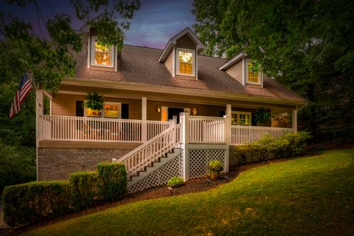 9215 Smokewood Trl, Chattanooga, TN, 37421-3422 | Card Image