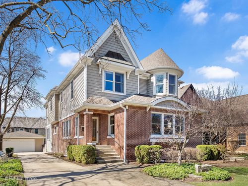 652 S Fairview Ave, Elmhurst, IL, 60126-4213 | Card Image