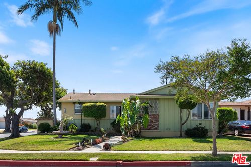 2904 W 137th St, Gardena, CA, 90249-2305 | Card Image