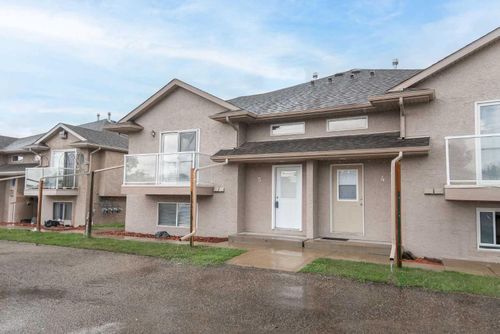 5-4626 44 St, Sylvan Lake, AB, T4S1W7 | Card Image
