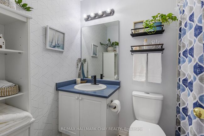 17 Michael Cres, House attached with 3 bedrooms, 2 bathrooms and 2 parking in Barrie ON | Image 19