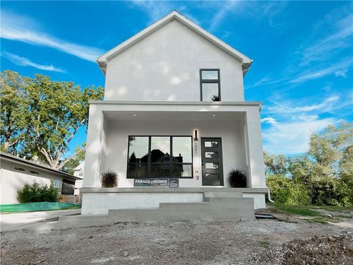 3641 Tracy Ave, Kansas City, MO, 64109-2737 | Card Image