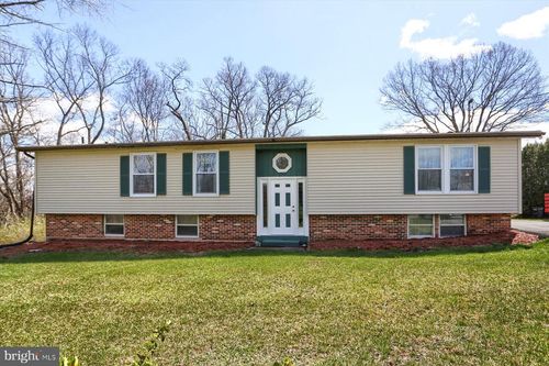 55 Donald St, SHERMANS DALE, PA, 17090-8565 | Card Image