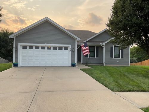 605 Eastridge Ave, Cameron, MO, 64429-7601 | Card Image
