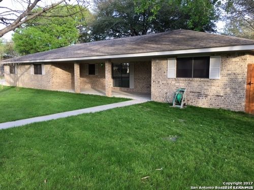 3 Broken Ski Cir, New Braunfels, TX, 78130-8419 | Card Image