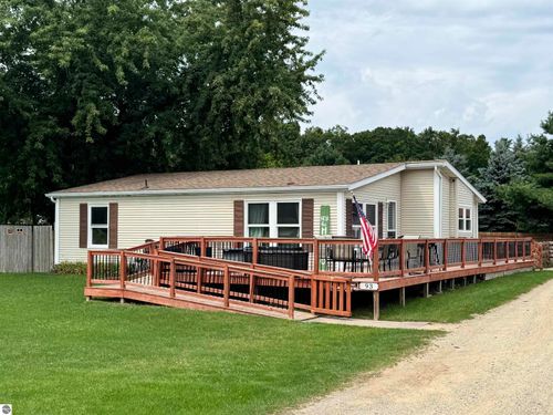 93 Kapplinger Dr, Farwell, MI, 48622-9405 | Card Image