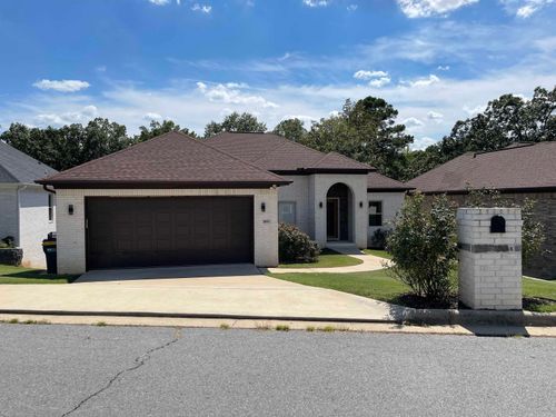 8001 Kanis Pines Dr, Little Rock, AR, 72204 | Card Image