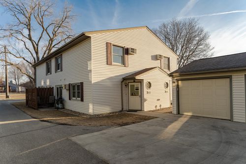 1648 8 1/2 Street Se, Rochester, MN, 55904 | Card Image