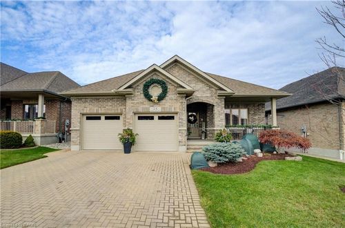 24 Dublin Cross, New Hamburg, ON, N3A0C9 | Card Image