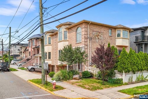 231B E Harriet Ave, Palisades Park, NJ, 07650-2739 | Card Image