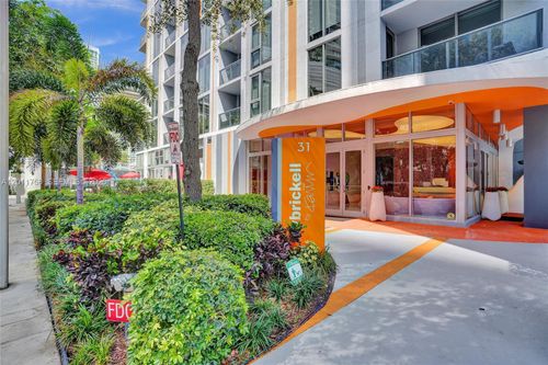 805-31 Se 6th St, Miami, FL, 33131-3098 | Card Image