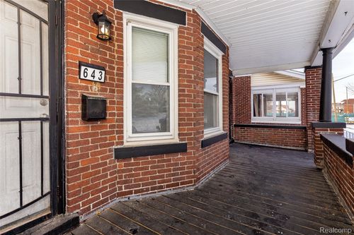 643 Navahoe St, Detroit, MI, 48215-3275 | Card Image