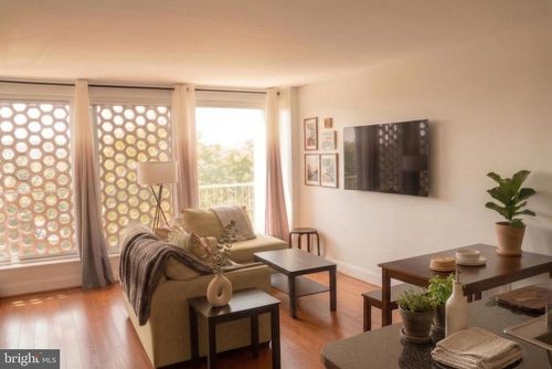 apt-s605-800 4th St Sw, WASHINGTON, DC, 20024-3057 | Card Image