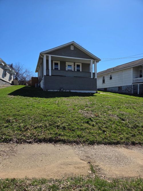6 Oak Ave, Moundsville, WV, 26041-1150 | Card Image