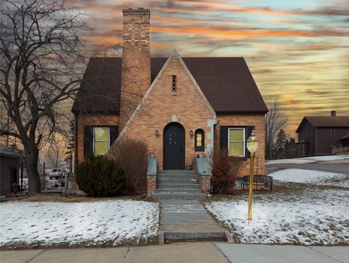 146 Maple St, Glenwood City, WI, 54013-8585 | Card Image