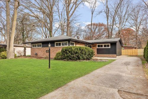 29856 Chelmsford Rd, Southfield, MI, 48076-5703 | Card Image