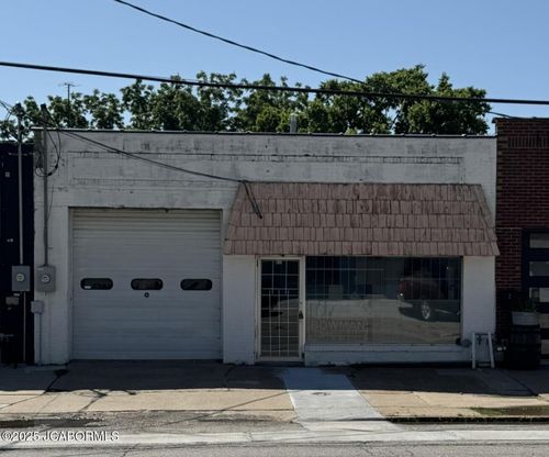 817 Jefferson St, Jefferson City, MO, 65101-2943 | Card Image