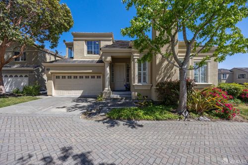 32 Parkgrove Dr, South San Francisco, CA, 94080-1597 | Card Image