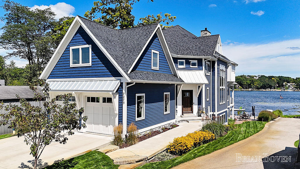 Peninsula Dr, Rockford, MI 49341