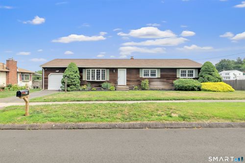 470 Oceanview Ter, Stratford, CT, 06614-2120 | Card Image