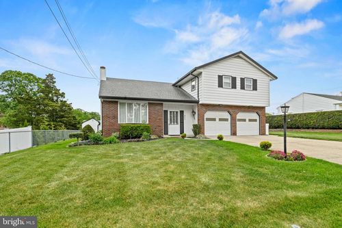 211 Spruce St, BLACKWOOD, NJ, 08012-1147 | Card Image