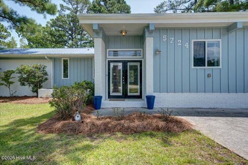 5724 Gondolier Dr, New Bern, NC, 28560-9005 | Card Image