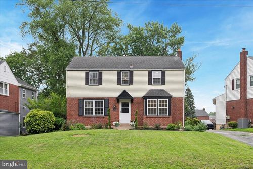 211 E Manoa Rd, HAVERTOWN, PA, 19083-4731 | Card Image