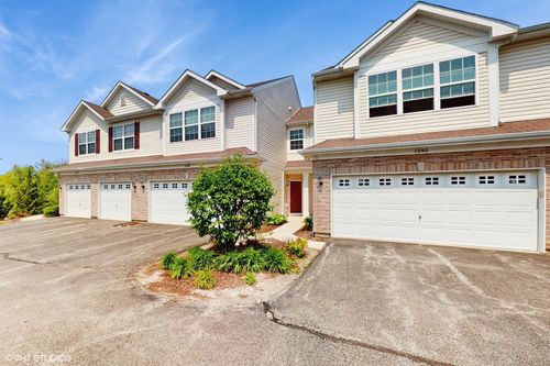 1038 Turin Dr, Hampshire, IL, 60140-5604 | Card Image