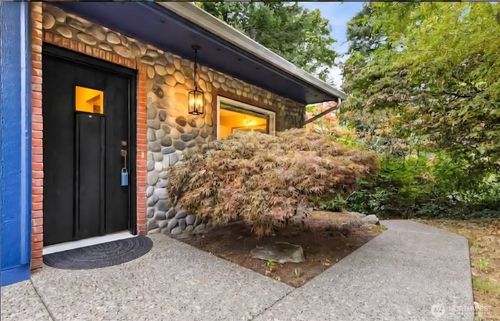 1347 Pear St Ne, Olympia, WA, 98506-3945 | Card Image