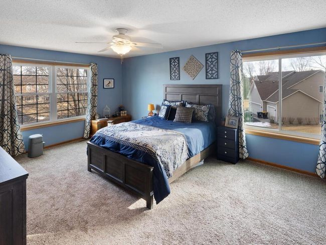 Huge primary bedroom with lots of natural light | Image 26