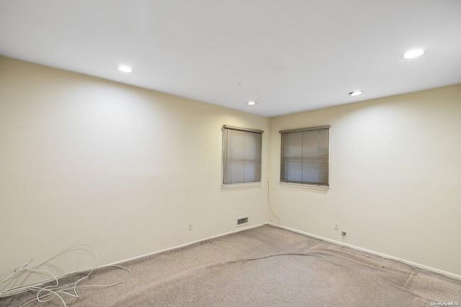 57 Ridge Dr, House other with 3 bedrooms, 3 bathrooms and null parking in Plainview NY | Image 9